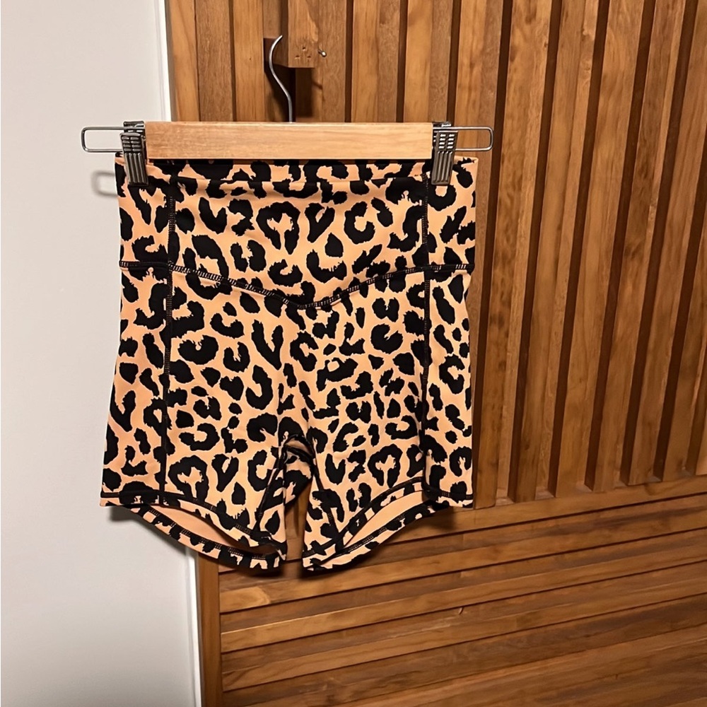 balance athletica ascend shorts - king cheetah